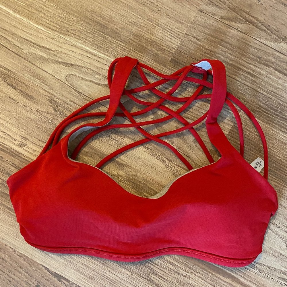 Red lululemon sports bra size 6